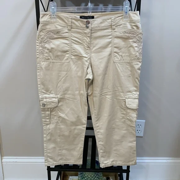 WHBM Khaki Cargo Capris 2 - Picture 1 of 10